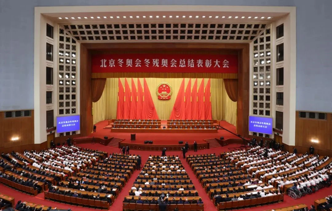 老年人打篮球时应如何进行适当的力量训练?_2